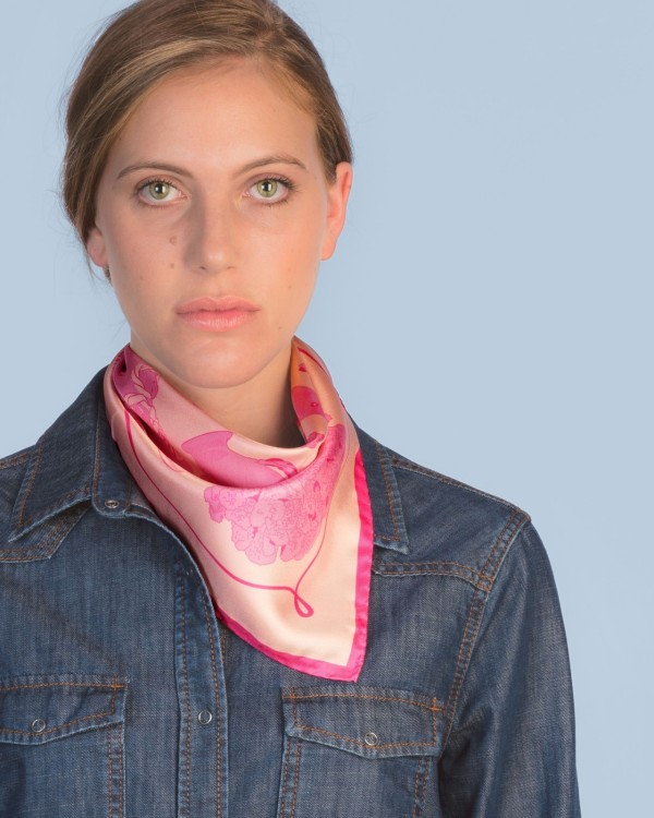 Silk scarf 50 x 50 "Souvenir rosa" - Ventinove