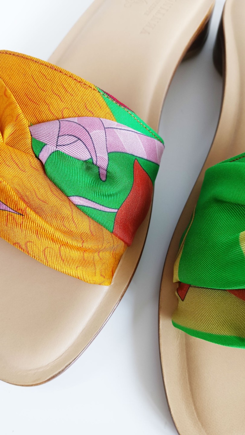 Craquez pour nos sandales en soie !