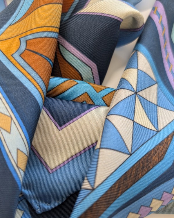 Acquista il foulard di Seta Editions Ventinove 50x50 cm!