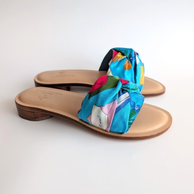 Flat silk and leather sandal Wear your summer sandal like a jewel.