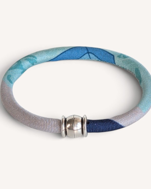 Bracelet Ellisse en soie, fermoir aimanté | Editions Ventinove