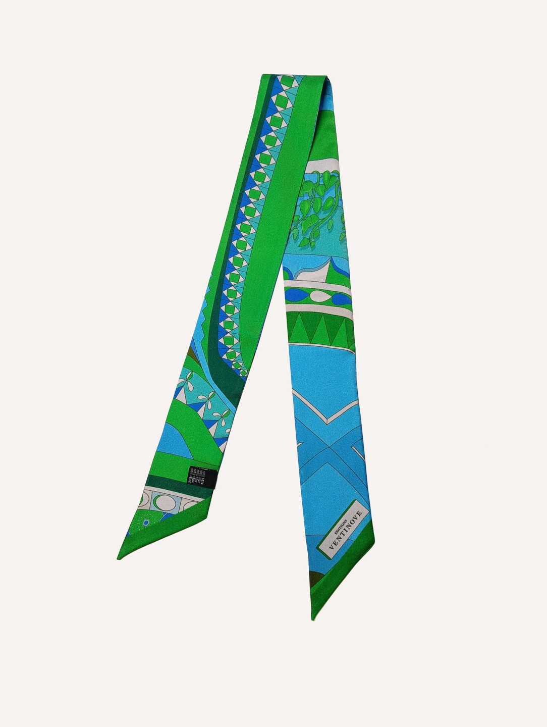 silk ribbon Editions Ventinove :Wrap Elegance: Silk Twilly that Tells