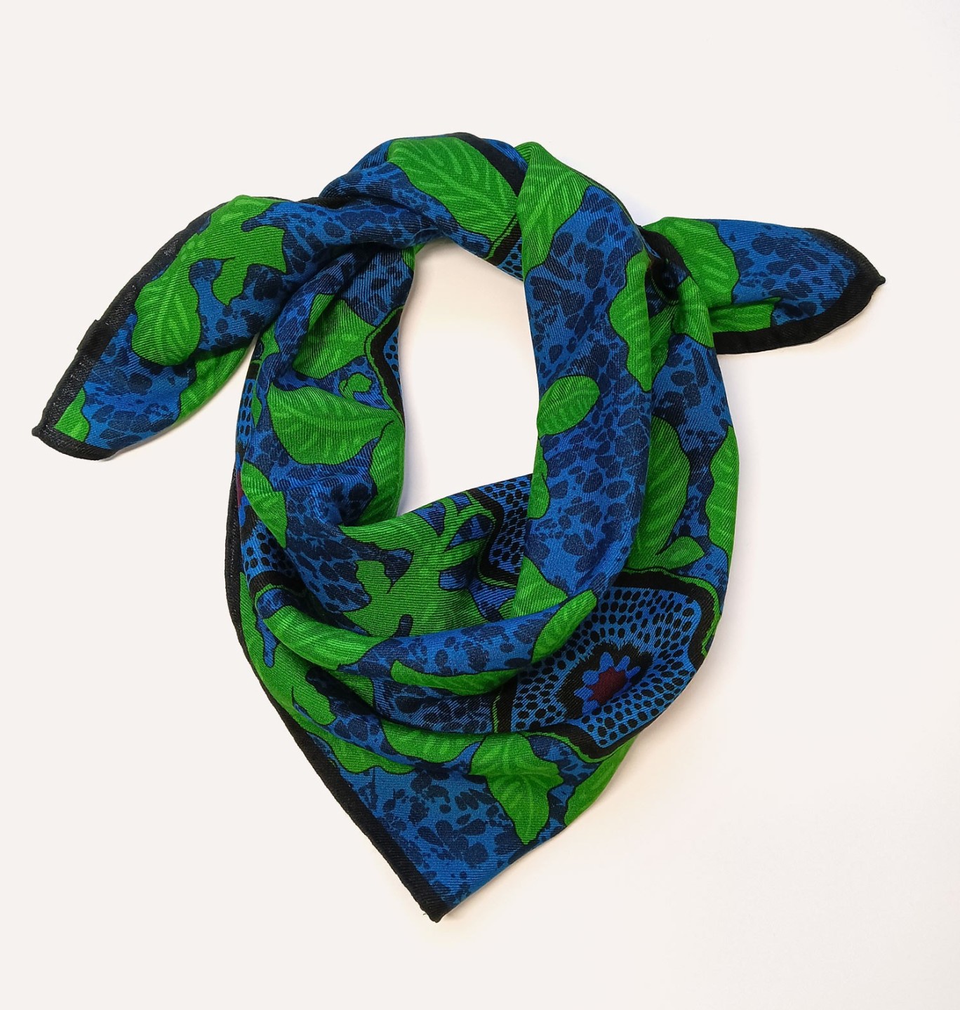 foulard en soie et laine 70x70 cm - Editions Ventinove