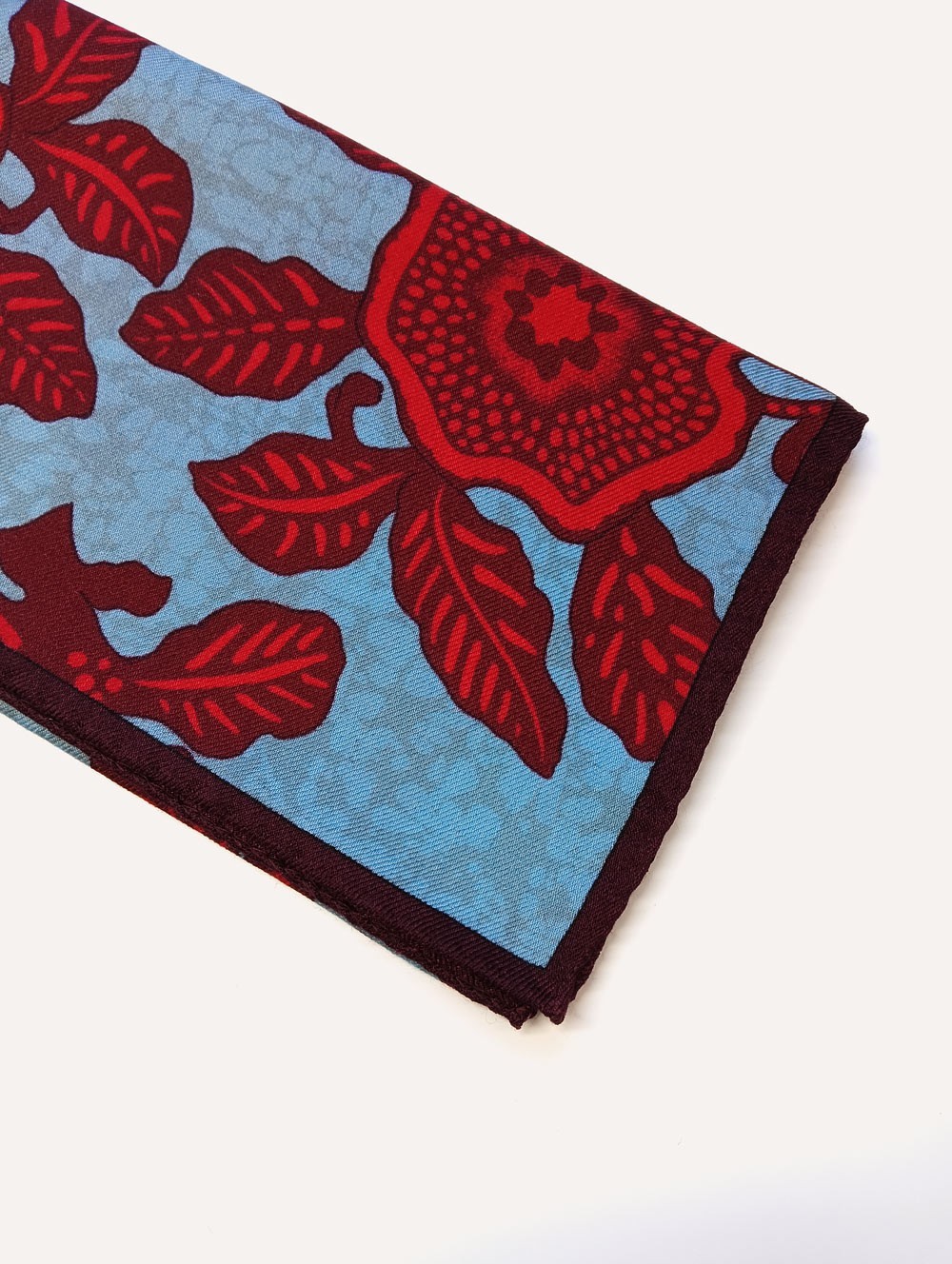 foulard en soie et laine 70x70 cm - Editions Ventinove