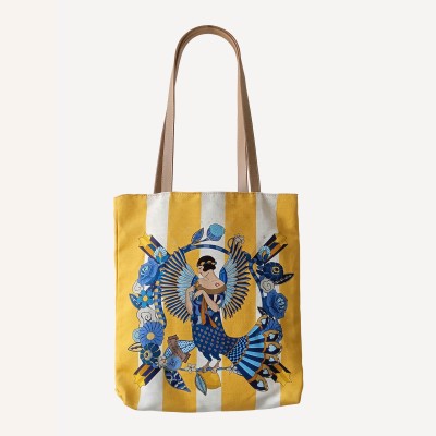 Take your summer style everywhere with our linen tote bag!