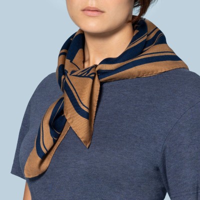 Acquista il foulard di lana Editions Ventinove 70x70 cm!